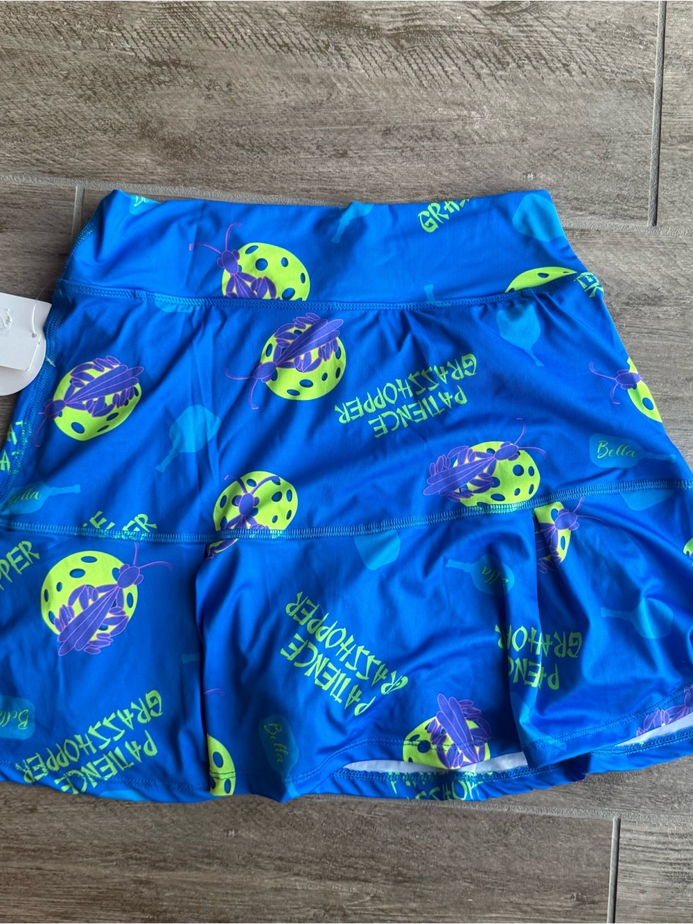 Bella Bella Sports Pickleball Kick Pleat Skort Grasshopper Print NWT M - Picture 11 of 14